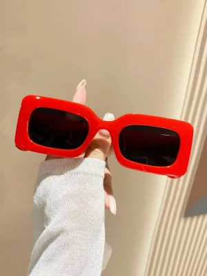 1pc Plastic Frame Small Square Beach Sunscreen Sunglasses In Black Cute Shades Beach Accessories