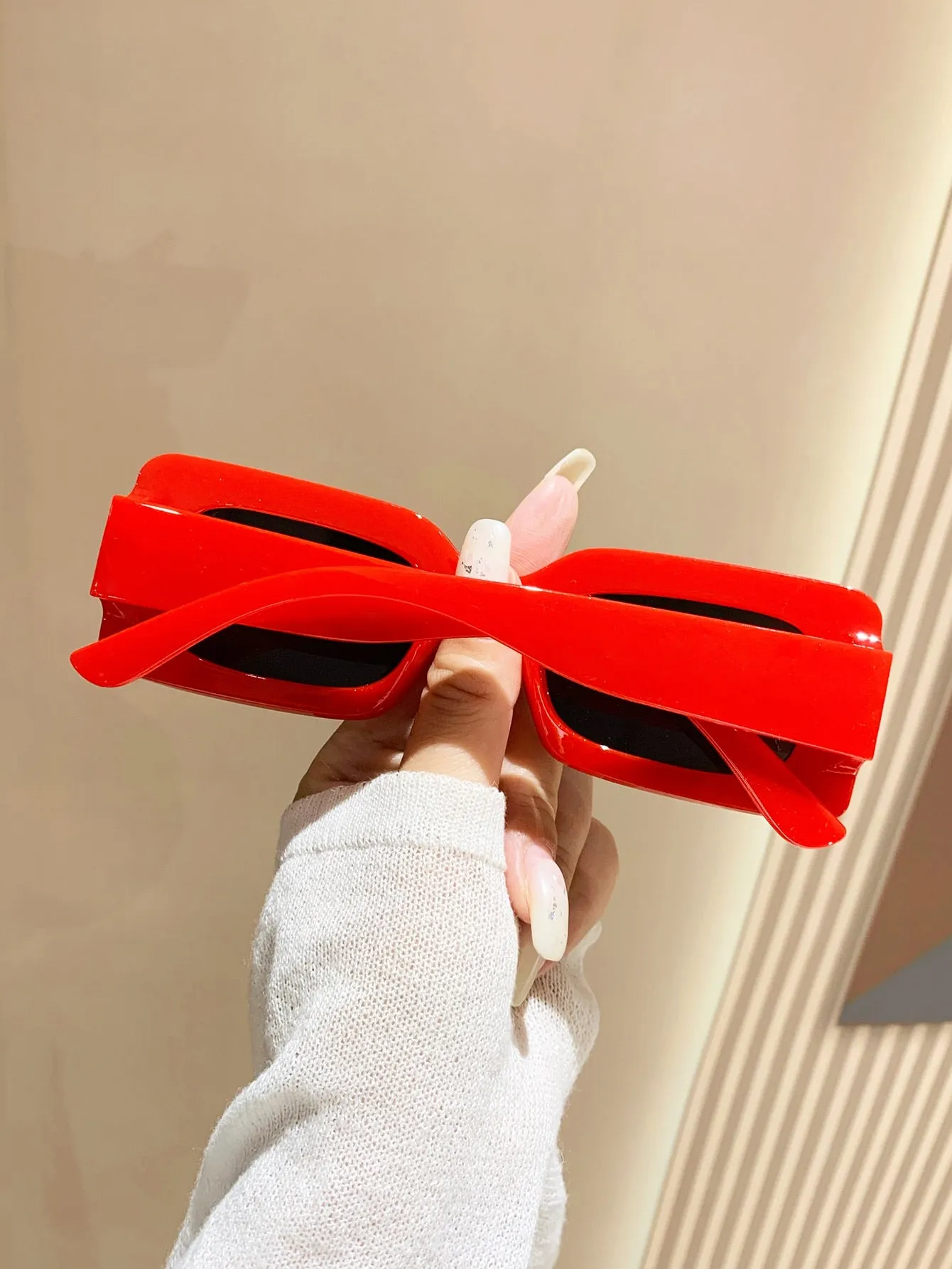 1pc Plastic Frame Small Square Beach Sunscreen Sunglasses In Black Cute Shades Beach Accessories