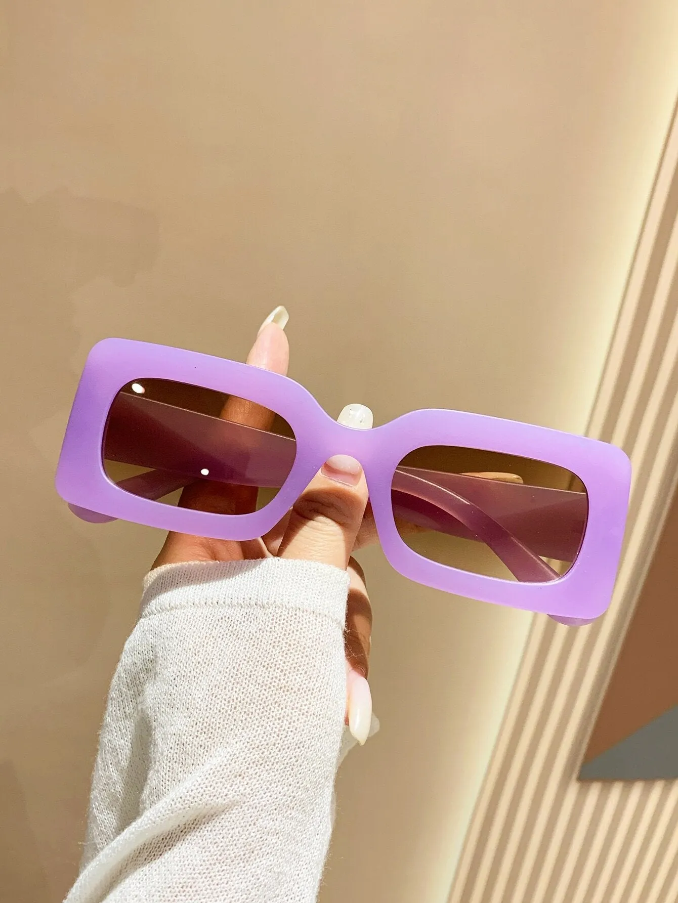 1pc Plastic Frame Small Square Beach Sunscreen Sunglasses In Black Cute Shades Beach Accessories