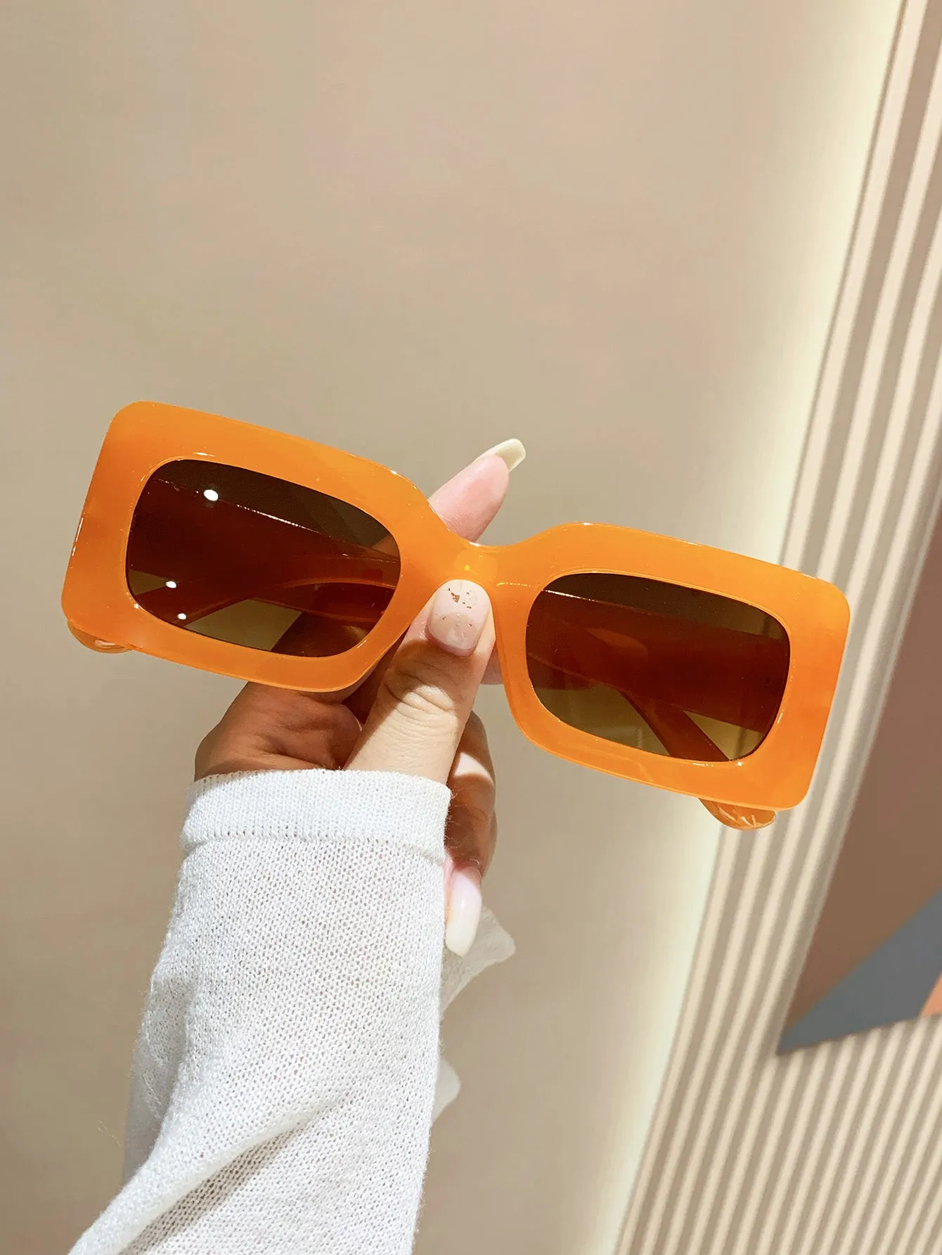 1pc Plastic Frame Small Square Beach Sunscreen Sunglasses In Black Cute Shades Beach Accessories