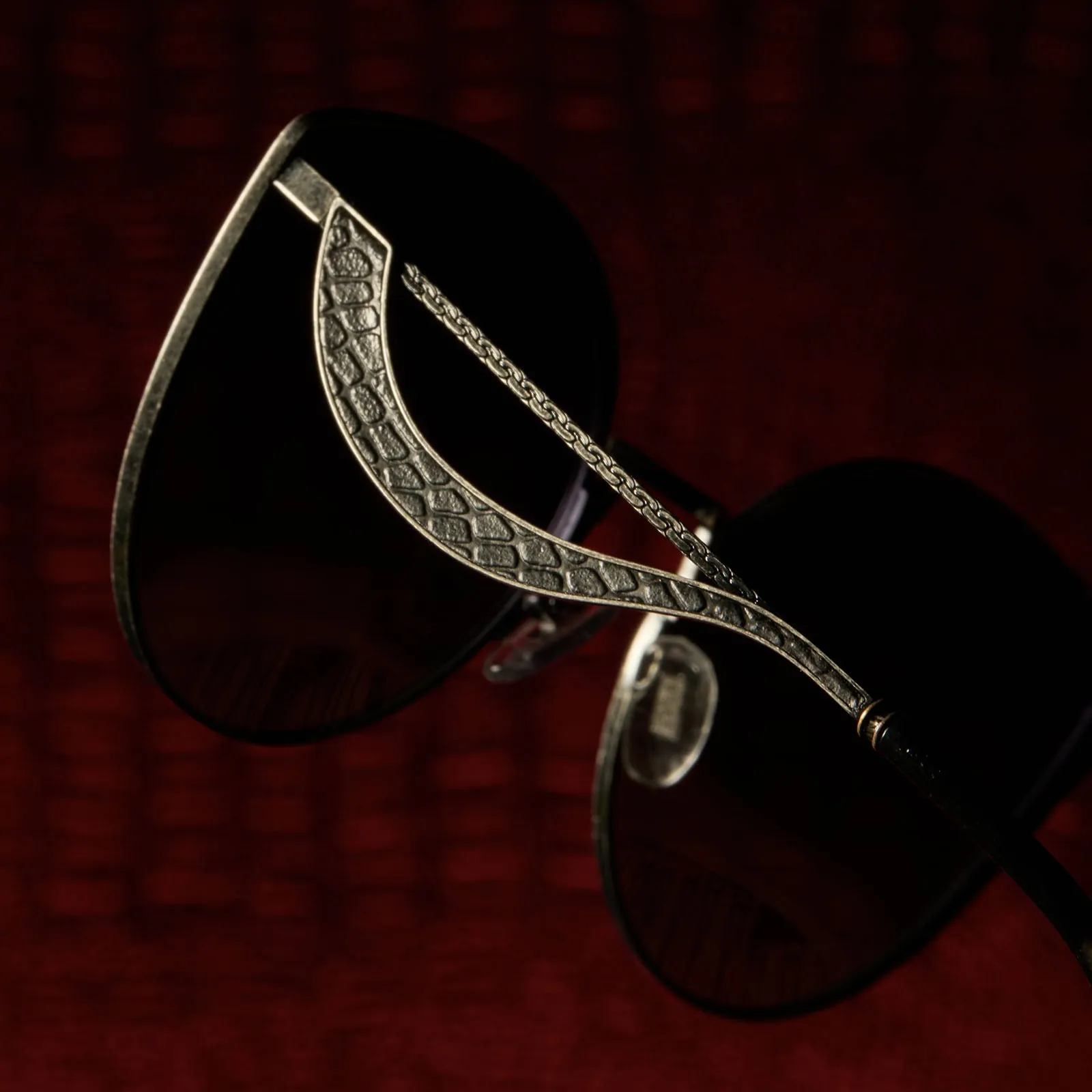 HOUSE OF THE DRAGON - HOUSE TARGARYEN   ANTIQUE SILVER   GRAY GRADIENT   POLARIZED SUNGLASSES