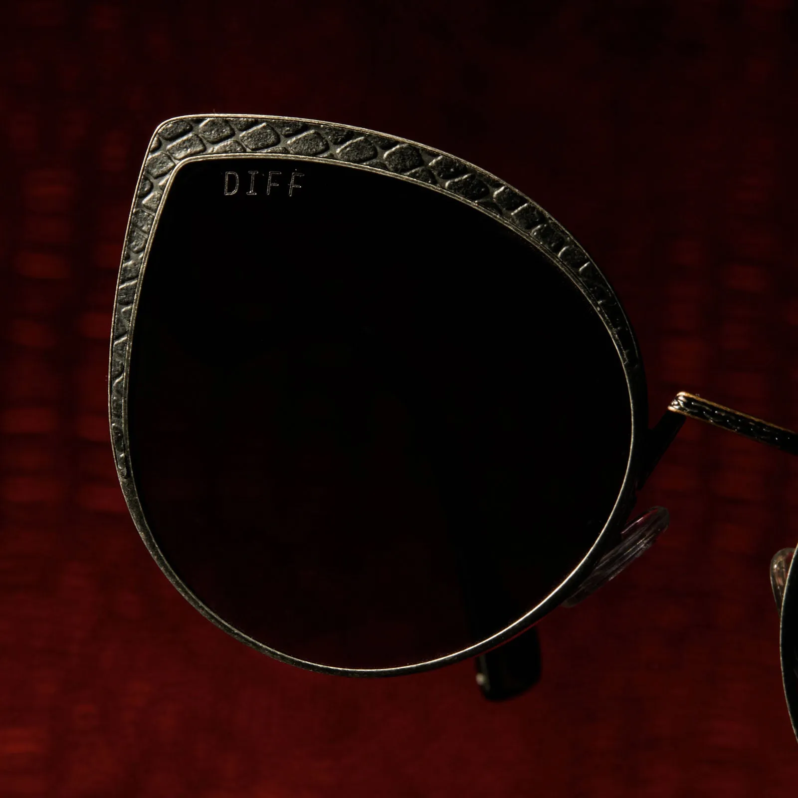 HOUSE OF THE DRAGON - HOUSE TARGARYEN   ANTIQUE SILVER   GRAY GRADIENT   POLARIZED SUNGLASSES