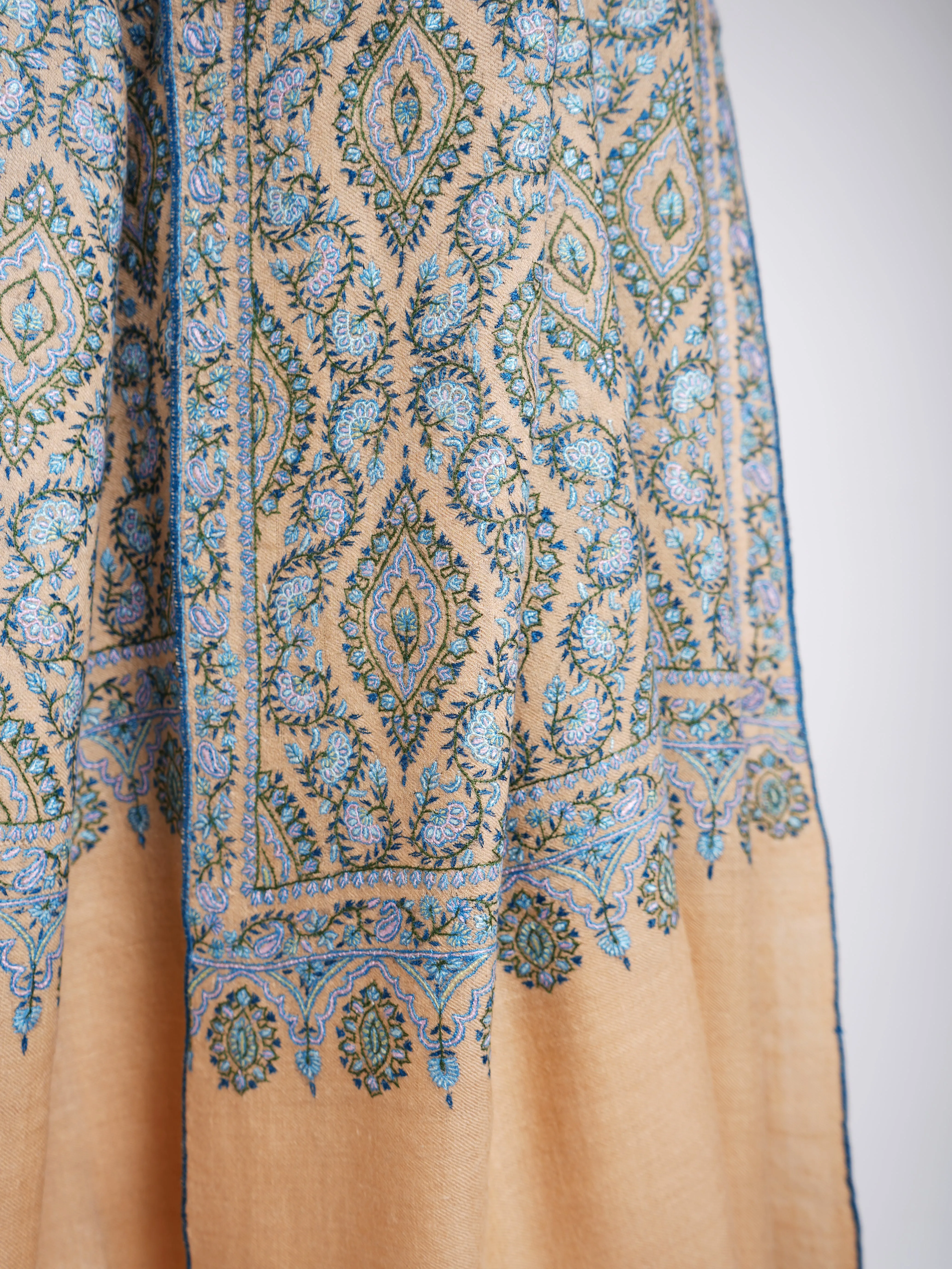 Sozni Jamavar Hand Embroidered Kashmiri Pashmina Shawl