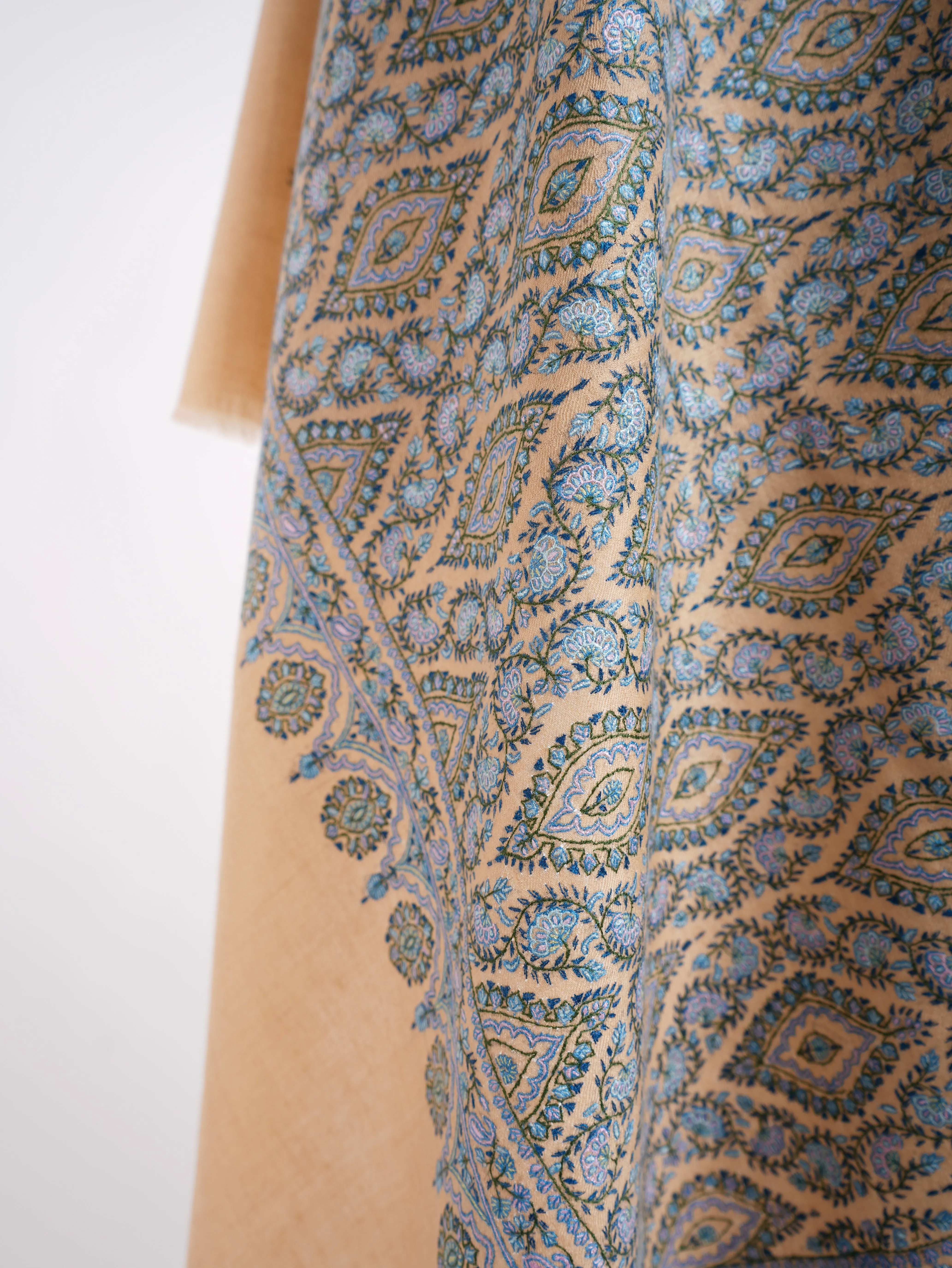 Sozni Jamavar Hand Embroidered Kashmiri Pashmina Shawl